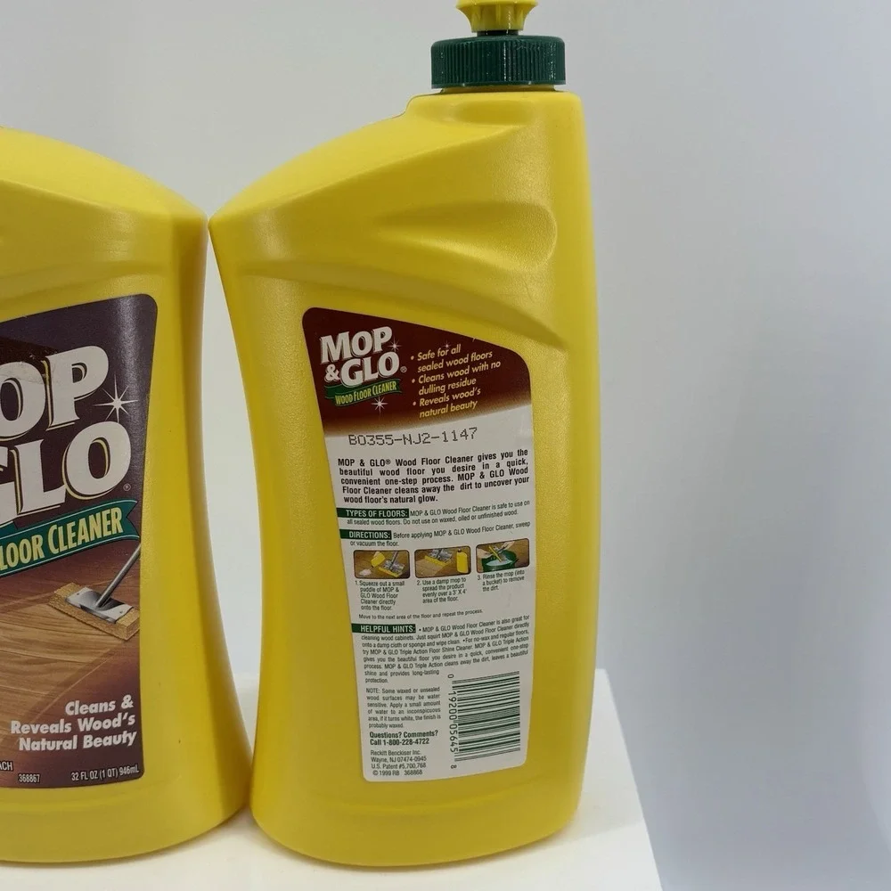 2 Mop & Glo Wood Floor Cleaners 32oz Discontinued NOS‎ Movie Prop Vintage 1999